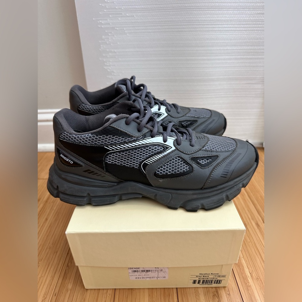 Axel Arigato Marathon Runner Sneakers | Gray Black | Size 11